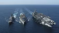 Hai tuần dương hạm Mỹ mang đầy tên lửa Tomahawk áp sát Venezuela