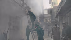 Xử lý nhanh tình huống cháy giả định tại khu tập thể thuộc phường Việt Hưng