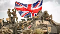 Quân đội Anh mất khả năng tự vệ sau nhiều năm 'vùi đầu vào cát'