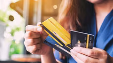 Ngân hàng phải gặp trực tiếp, đối chiếu sinh trắc học mới được mở thẻ cho khách hàng