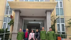 Công an xã Quảng Bị hỗ trợ trao trả người dân hơn 2 tỷ đồng chuyển nhầm vào tài khoản