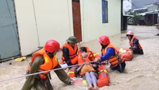 Điểm tựa vững vàng giúp người dân vùng lũ