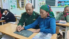 Người thầy giáo mang quân hàm xanh và sứ mệnh gieo mầm tri thức 