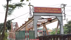 Cấm ô tô rẽ phải từ cầu Chương Dương xuống đê Long Biên- Xuân Quan