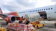 Vietjet cùng đồng bào vượt qua bão lũ, lan tỏa yêu thương