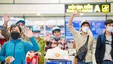 Hỗ trợ vé máy bay, vé tàu cho người lao động khó khăn về quê đón Tết