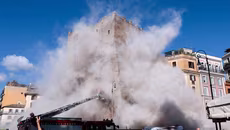 Tháp thời Trung cổ ở Rome bất ngờ đổ sập một phần 