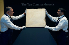 Kỷ lục tấm bia đá được đấu giá hơn 120 tỷ đồng