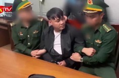 Bắt giữ đối tượng tàng trữ trái phép ma túy trên xe khách 