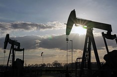 Lo sợ trừng phạt các nhà máy lọc dầu Ấn Độ ngừng mua dầu Nga