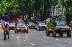 Cận cảnh dàn xe chuyên dụng của Công an Hà Nội diễu binh, diễu hành tại hồ Hoàn Kiếm 