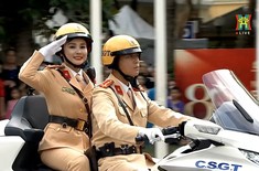 Loạt mô tô, ô tô chuyên dụng hiện đại của Công an Hà Nội