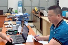 Triệu tập người rút chìa khoá ôtô khiến hàng chục hành khách mắc kẹt