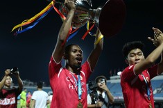 Chùm ảnh Công an Hà Nội FC cuồng nhiệt mừng danh hiệu Siêu cúp 