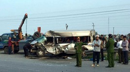 Đường ngang "tử thần" rình rập người tham gia giao thông