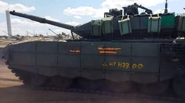 Ukraine lại thu giữ xe tăng T-90M Proryv tối tân của Nga?