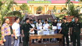 Bắt 5 đối tượng vận chuyển 100 bánh ma túy từ Lào về Việt Nam