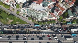 Tổ chức lại giao thông quanh nút giao Mai Dịch để hạn chế ùn tắc do rào chắn thi công 