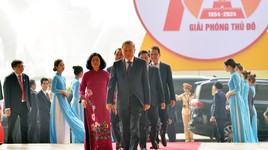 Hình ảnh lãnh đạo Đảng, Nhà nước tới dự lễ kỷ niệm cấp quốc gia 70 năm Ngày Giải phóng Thủ đô