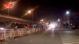 Cố vượt rào chắn đường sắt, nguy cơ đối diện với "tử thần"