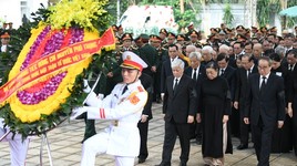 Đoàn Ủy ban Trung ương Mặt trận Tổ quốc Việt Nam viếng Tổng Bí thư Nguyễn Phú Trọng 