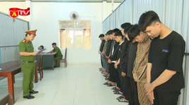 Bị kiểm tra, nhóm thanh, thiếu niên xịt hơi cay vào Công an để tẩu thoát