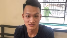 Tạm giữ hình sự lái xe taxi hất Cảnh sát giao thông lên nắp capô