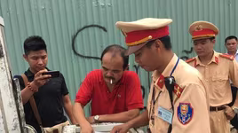 Ngày đầu tăng cường xử phạt vi phạm về nồng độ cồn: Uống ngụm bia "giá" tiền triệu