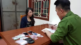 Bắt khẩn cấp "nữ quái" tàng trữ trái phép chất ma túy