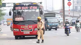 Cảnh sát giao thông Thủ đô và cả nước bắt đầu tổng kiểm soát phương tiện