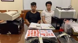 Phá ổ nhóm sản xuất, mua bán con dấu giả với số lượng lớn