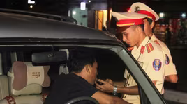 Xử lý nghiêm vi phạm nồng độ cồn khi tham gia giao thông dịp cuối năm