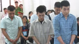 Đánh thiếu nữ chưa hả còn "đả" chết người can ngăn