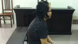 Cụ bà lưng còng khóc không thành tiếng vì đứa cháu gái… hư thân