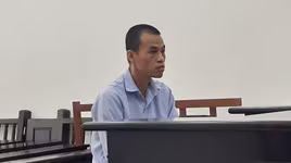 Thiếu tiền ăn tiêu, thuê xe ô tô và "chế" giấy tờ giả đem bán