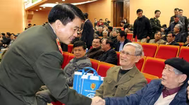 CATP Hà Nội gặp mặt, chúc Tết các cán bộ hưu trí