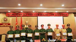 Mạnh tay với "cát tặc"