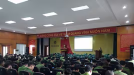 Trang bị điện thoại thông minh, tăng cường tương tác giữa Cảnh sát khu vực với người dân