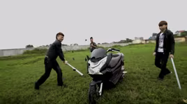 Bắt Khá ‘bảnh’  - kẻ ngông cuồng đốt xe máy, dàn hàng ngang chụp ảnh trên cao tốc