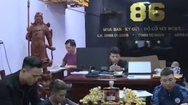 Lộ diện 2 đàn em của Duy ‘thần gió’ chuyên ‘nhiệm vụ’ ném chất bẩn đòi nợ