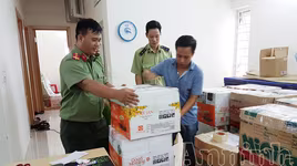 Cận cảnh shop online bán hàng trôi nổi thu bạc triệu mỗi ngày