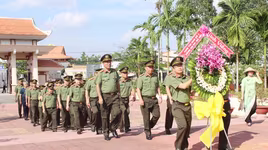 Công việc lặng thầm của những người lính "gác cửa" nền kinh tế