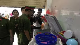 Hãi hùng với đường đi của bạch tuộc "bẩn"