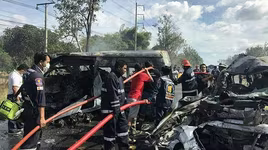 Thái Lan: Hai ô tô lao vào nhau, 25 người chết thảm