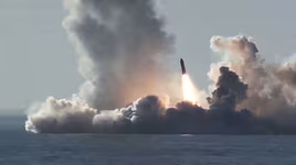 [Video] Xem tàu ngầm hạt nhân Nga phóng liên hoàn 4 tên lửa đạn đạo Bulava