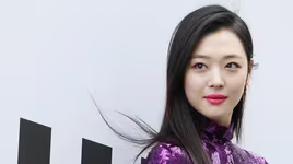 Phát hiện nữ ca sĩ xinh đẹp Hàn Quốc tử vong, nghi tự tử