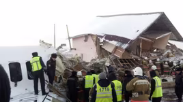 Thông tin mới nhất về vụ máy bay chở 100 người rơi ở Kazakhstan