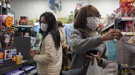 Hồng Kông tóm gọn 2 tên trong băng nhóm vũ trang... cướp giấy vệ sinh