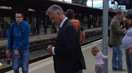 Ngoại trưởng Thụy Sỹ "nhẹ nhàng" từ chức