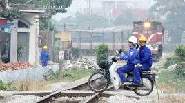 Bí lối ra với hơn 4.000 đường ngang dân sinh tự mở